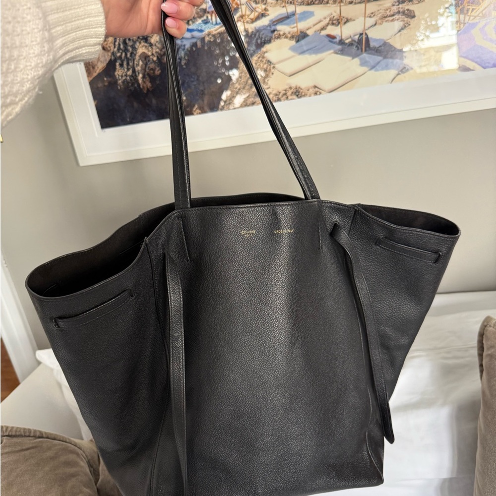 Celine Black Tote Bag Sleek Minimalist Design - Picture 8 of 8
